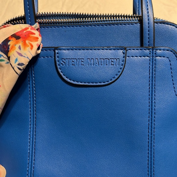 Steve Madden Sapphire Bag / Crossbody - Picture 2 of 11